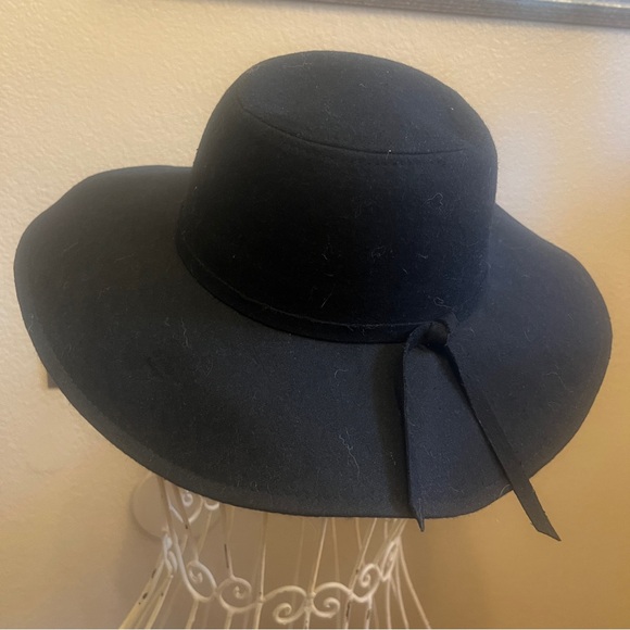 Hat - Picture 2 of 3